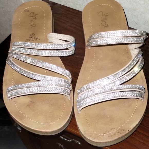 Sandals - Picture 6 of 10